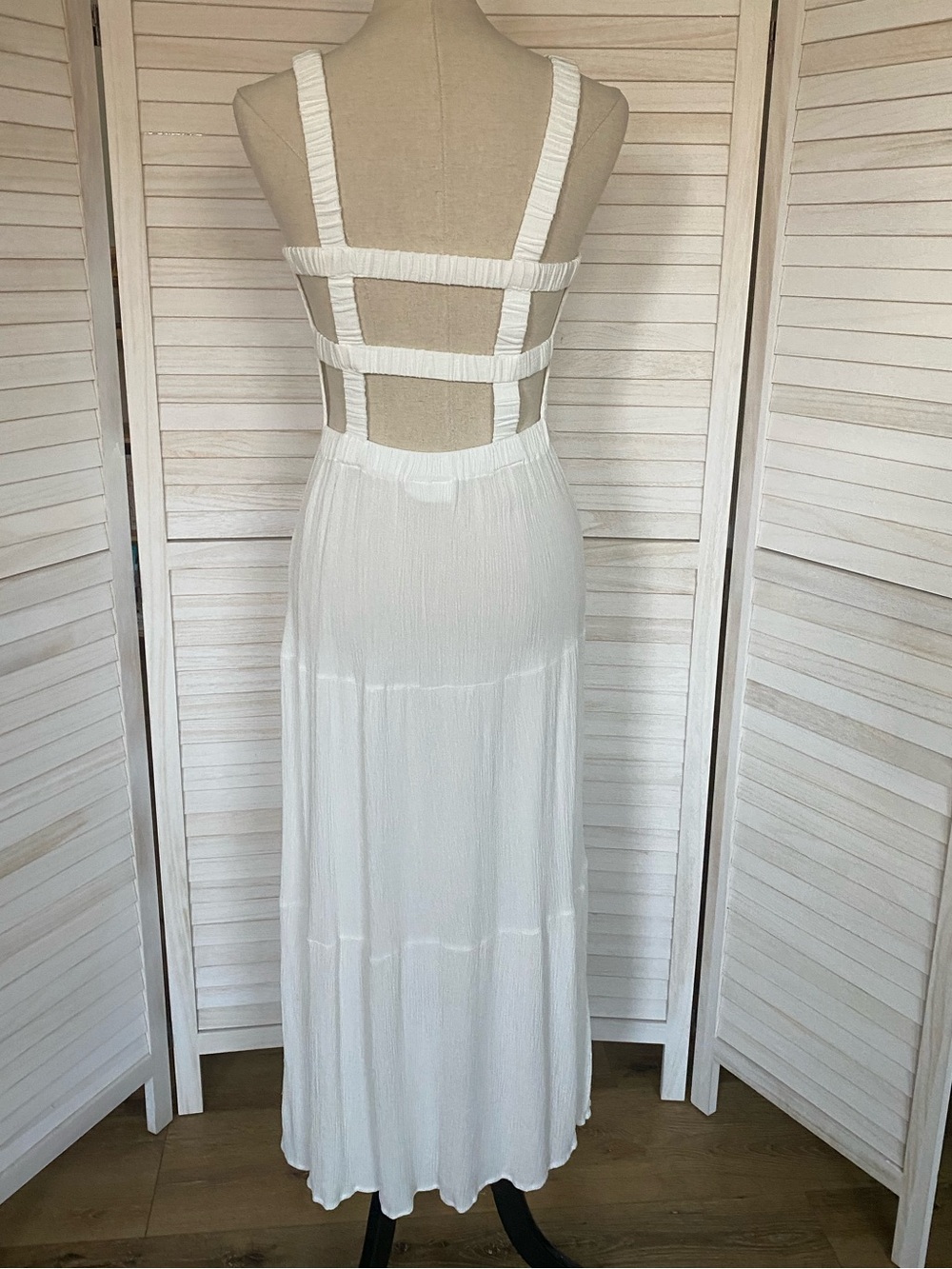Jolie & Joy White Smocked Bodice Maxi Dress with Cut Out Back SZ L Resortwear - Picture 6 of 15